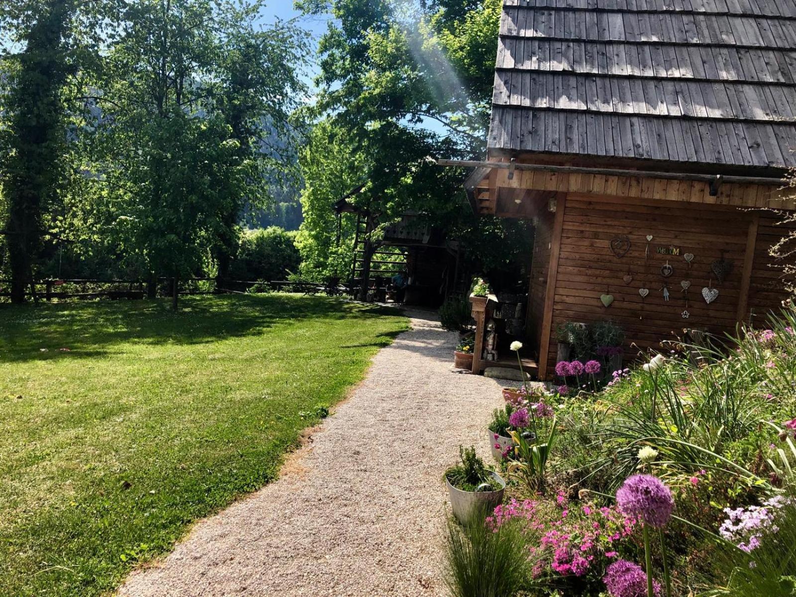 Glamping Savinja Hotel Ljubno ภายนอก รูปภาพ